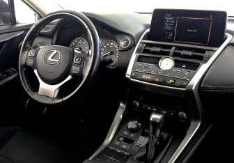 Подержанный автомобиль Lexus NX 2020 года (27 фото)