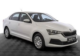 Подержанный автомобиль Skoda Rapid Liftback 2021 года (3 фото)