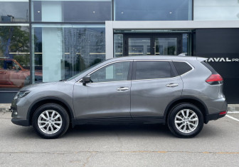 Подержанный автомобиль Nissan X-Trail 2019 года (8 фото)