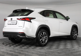 Подержанный автомобиль Lexus NX 2018 года (5 фото)