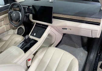 Подержанный автомобиль AITO M7 2023 года (10 фото)