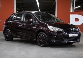 Подержанный автомобиль Citroen C4 Hatchback 2011 года (3 фото)