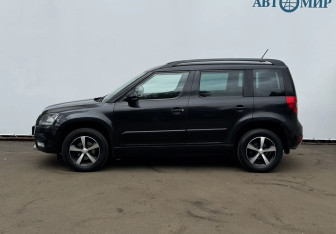 Подержанный автомобиль Skoda Yeti 2016 года (8 фото)