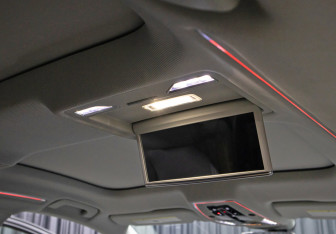 Подержанный автомобиль Audi A8 2023 года (23 фото)