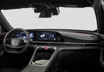 Подержанный автомобиль Exeed RX 2023 года (6 фото)