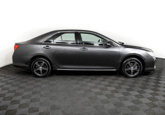 Подержанный автомобиль Toyota Camry Sedan 2012 года (4 фото)