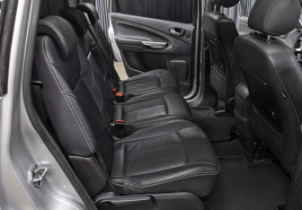 Подержанный автомобиль Ford Galaxy 2014 года (12 фото)