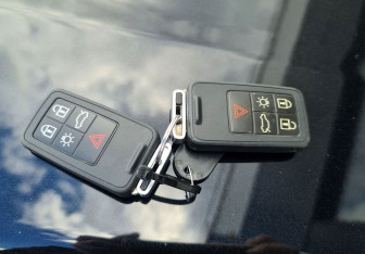 Подержанный автомобиль Volvo XC60 2010 года (18 фото)