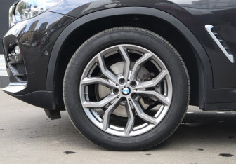 Подержанный автомобиль BMW X4 2019 года (30 фото)