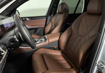 Подержанный автомобиль BMW X5 2025 года (16 фото)