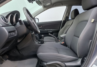 Подержанный автомобиль Mazda 3 Hatchback 2008 года (10 фото)