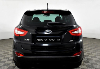 Подержанный автомобиль Hyundai ix35 2014 года (4 фото)