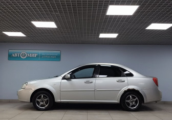 Подержанный автомобиль Chevrolet Lacetti Sedan 2008 года (8 фото)