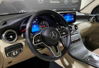 Подержанный автомобиль Mercedes-Benz GLC Coupe 2021 года (16 фото)