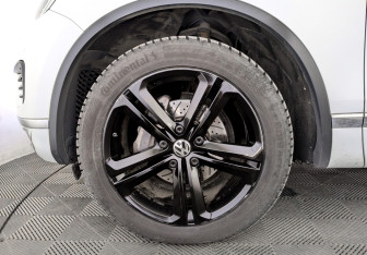Подержанный автомобиль Volkswagen Touareg 2018 года (18 фото)