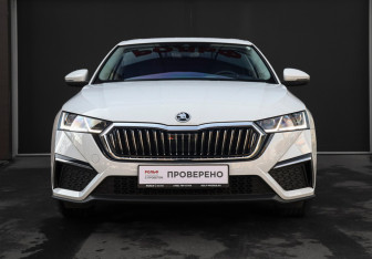 Подержанный автомобиль Skoda Octavia Liftback 2024 года (2 фото)
