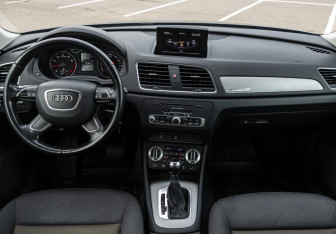 Подержанный автомобиль Audi Q3 2013 года (12 фото)