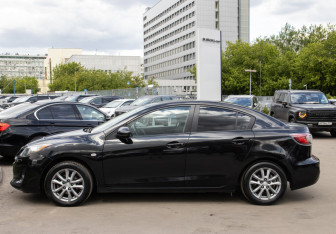 Подержанный автомобиль Mazda 3 Sedan 2012 года (6 фото)