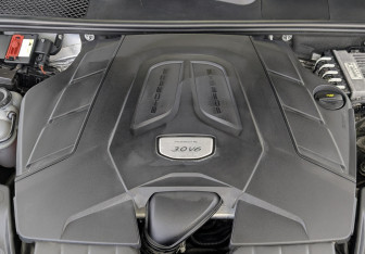 Подержанный автомобиль Porsche Cayenne 2021 года (9 фото)