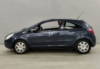 Подержанный автомобиль Opel Corsa 2007 года (8 фото)