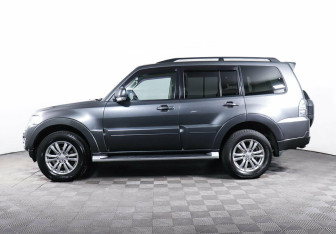 Подержанный автомобиль Mitsubishi Pajero 2015 года (3 фото)