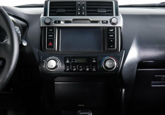 Подержанный автомобиль Toyota Land Cruiser Prado 2015 года (14 фото)