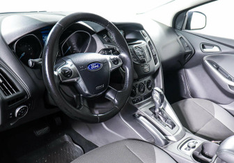 Подержанный автомобиль Ford Focus Hatchback 2013 года (11 фото)