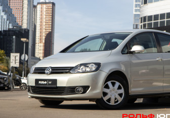 Подержанный автомобиль Volkswagen Golf Plus 2010 года (17 фото)