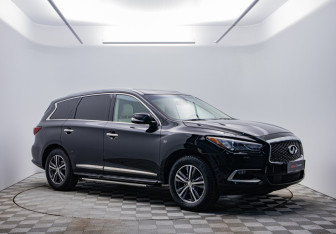 Подержанный автомобиль Infiniti QX60 2018 года (3 фото)