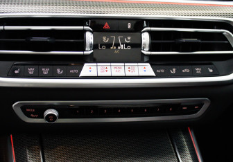 Подержанный автомобиль BMW X5 2021 года (27 фото)