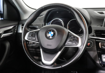 Подержанный автомобиль BMW X2 2018 года (12 фото)