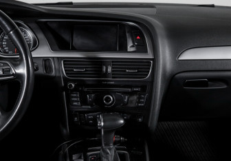 Подержанный автомобиль Audi A4 Sedan 2013 года (13 фото)