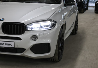 Подержанный автомобиль BMW X5 2017 года (27 фото)