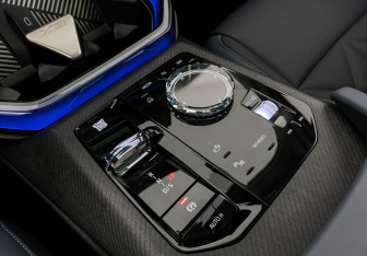 Подержанный автомобиль BMW X3 2025 года (48 фото)