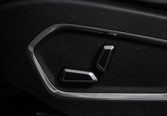 Подержанный автомобиль Geely Atlas Pro 2021 года (16 фото)