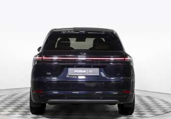 Подержанный автомобиль LiXiang L7 2024 года (6 фото)