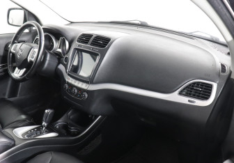 Подержанный автомобиль Dodge Journey 2011 года (10 фото)