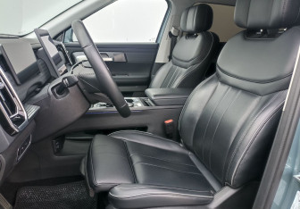 Подержанный автомобиль Jaecoo J7 2023 года (10 фото)