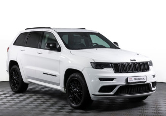 Подержанный автомобиль Jeep Grand Cherokee 2021 года (3 фото)