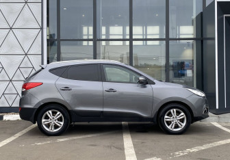 Подержанный автомобиль Hyundai ix35 2012 года (4 фото)