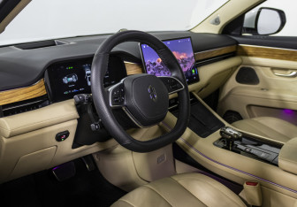 Подержанный автомобиль AITO M7 2023 года (10 фото)