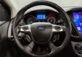 Подержанный автомобиль Ford Focus Wagon 2012 года (12 фото)