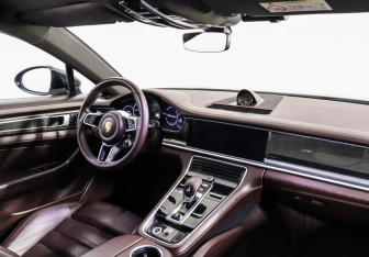 Подержанный автомобиль Porsche Panamera Wagon 2017 года (17 фото)