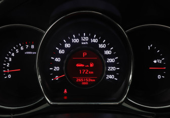 Подержанный автомобиль Kia Ceed Wagon 2013 года (11 фото)