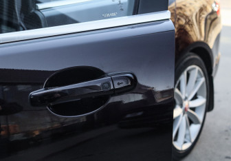 Подержанный автомобиль Jaguar XF Sedan 2014 года (33 фото)