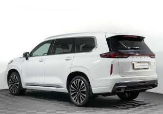 Подержанный автомобиль Exeed VX 2022 года (7 фото)