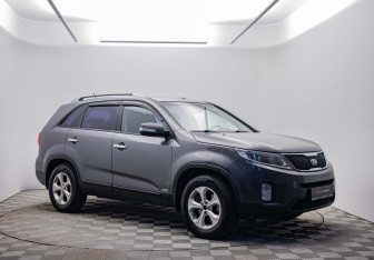 Подержанный автомобиль Kia Sorento 2014 года (3 фото)