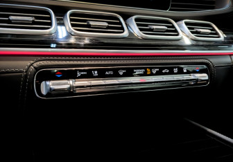 Подержанный автомобиль Mercedes-Benz Maybach GLS 2021 года (28 фото)