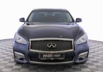 Подержанный автомобиль Infiniti Q70 2015 года (2 фото)