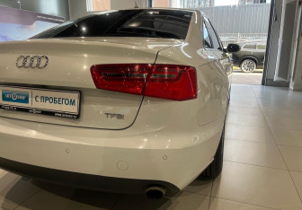 Подержанный автомобиль Audi A6 Sedan 2013 года (7 фото)